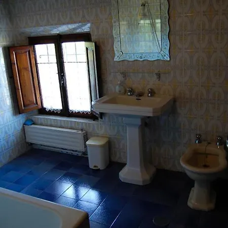 Strada Statale Flaminia Sleeps 17 Pool Wifi *
