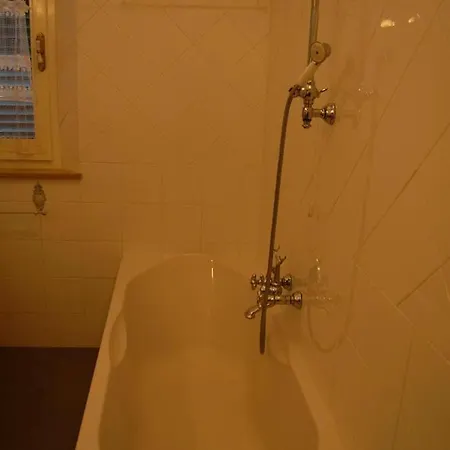 Strada Statale Flaminia Sleeps 17 Pool Wifi Βίλα Villastrada (Umbria)