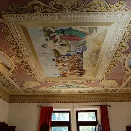 Strada Statale Flaminia Sleeps 17 Pool Wifi Villastrada (Umbria)