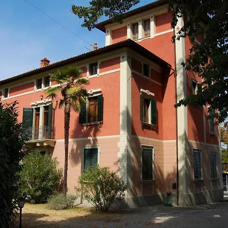 Strada Statale Flaminia Sleeps 17 Pool Wifi Villastrada (Umbria)