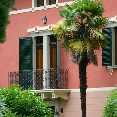 Strada Statale Flaminia Sleeps 17 Pool Wifi * Villastrada (Umbria)