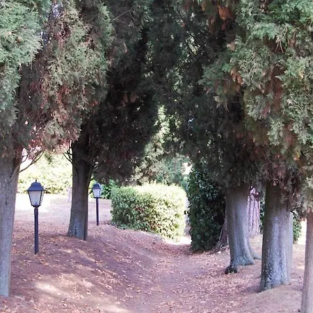 Strada Statale Flaminia Sleeps 17 Pool Wifi Villastrada (Umbria)