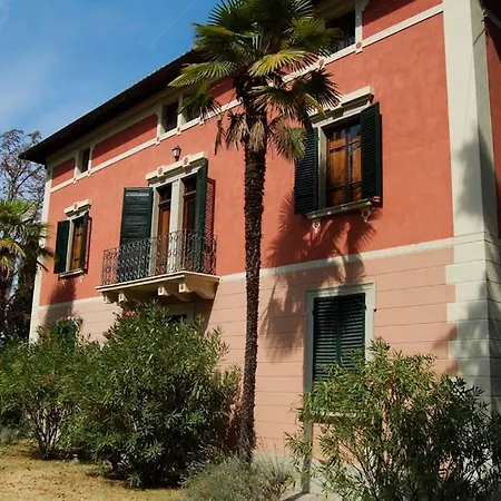 Strada Statale Flaminia Sleeps 17 Pool Wifi Villastrada (Umbria)