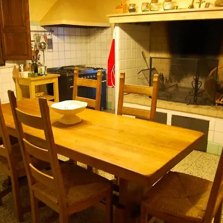 Strada Statale Flaminia Sleeps 17 Pool Wifi וילה Villastrada (Umbria)